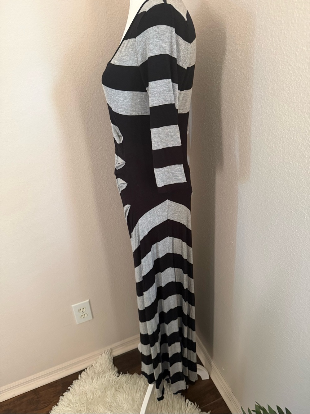 Calvin Klein Black Grey Striped Maxi Dress Soft Stretch Casual Elegant Size 8. - Picture 5 of 7